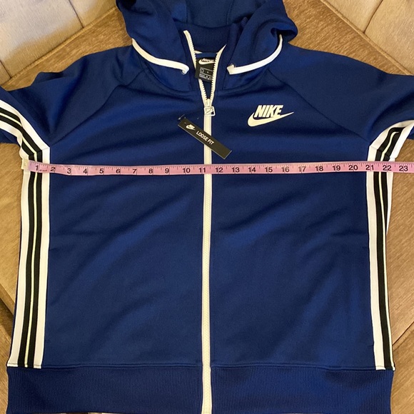 Nike Jacket - Picture 11 of 12